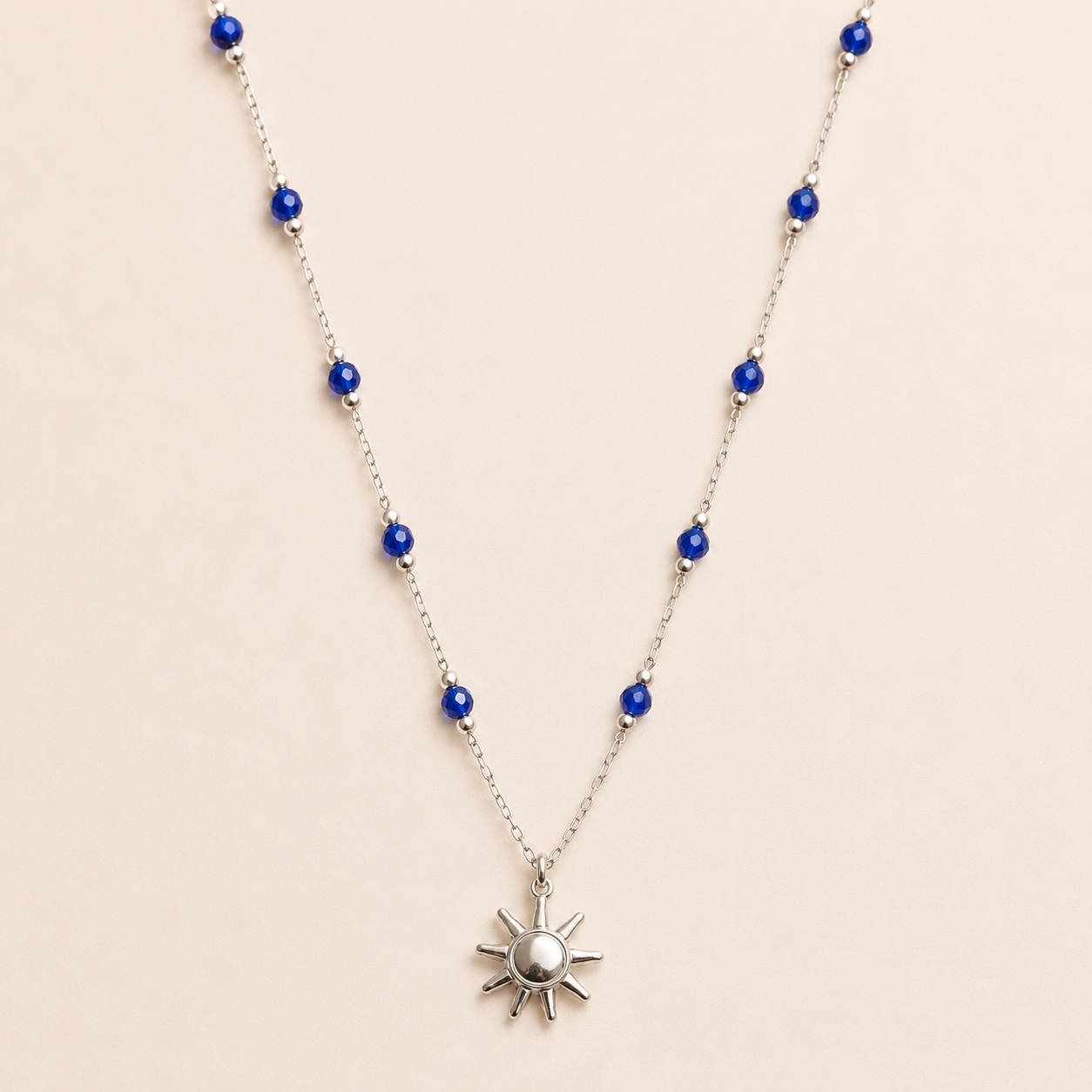 Luluat Almusk Blue Sun Necklace – Silver