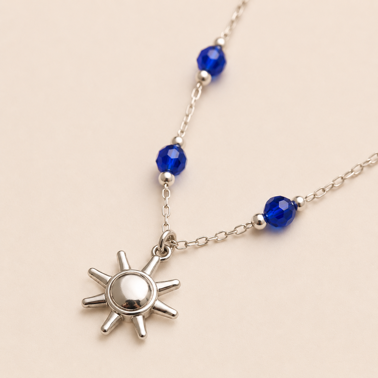 Luluat Almusk Blue Sun Necklace – Silver