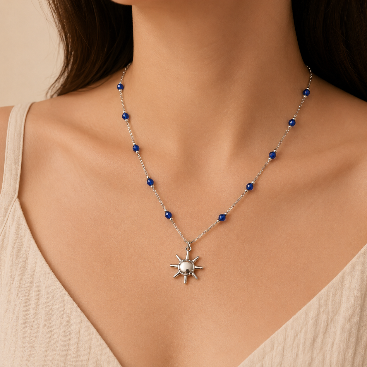 Luluat Almusk Blue Sun Necklace – Silver