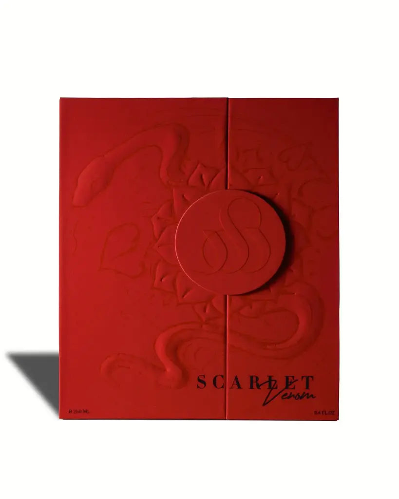 Scarlet Venom Set Box – 200ml Eau de Parfum + 50ml Hair & Body Mist
مجموعة سكارليت فينوم بوكس – عطر 200 مل + هير آند بودي ميست 50 مل
