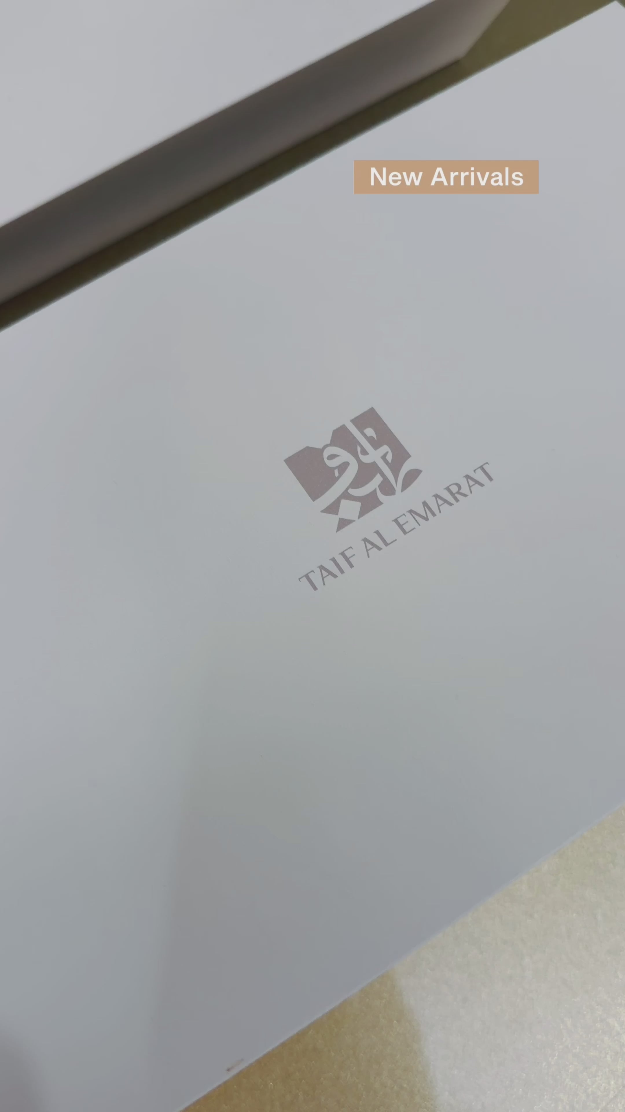 Load video: Al Keswa Luxury Gift Box by Taif Al Emarat
